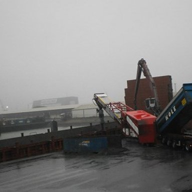 Barge/ Shiploading Direct From Trucks