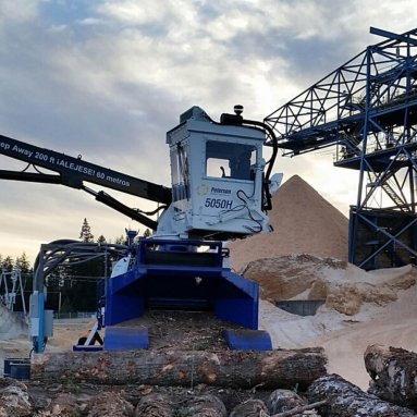 Peterson 5050H Electric Whole Tree Chipper