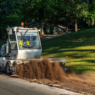 Roadtec FB-100 Asphalt Broom