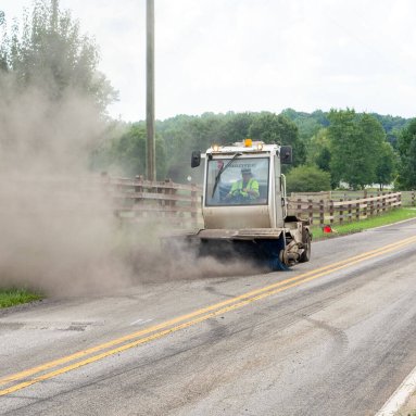 Roadtec FB-100 Asphalt Broom