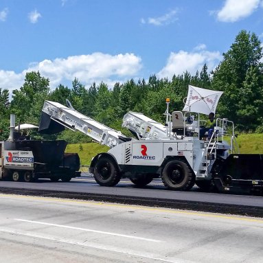Roadtec MTV-1100 Material Transfer Vehicle