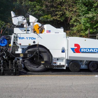 Roadtec RP-170 Highway Class Asphalt Paver