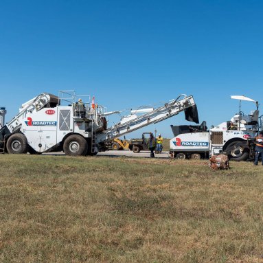 Roadtec RP-190 Highway Class Asphalt Paver
