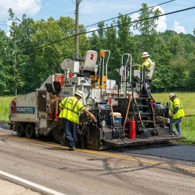 Roadtec RP-190 Highway Class Asphalt Paver