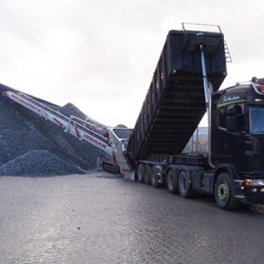 Tracked Bulk Reception Feeder
