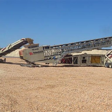 Tracked Bulk Reception Feeder